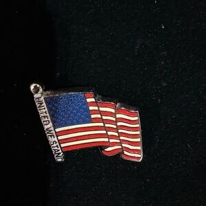 Ballou 925 Sterling Silver Waving American Flag Pin